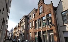 Large 3 Bedroom House With Terrace In The Center Of Bruges